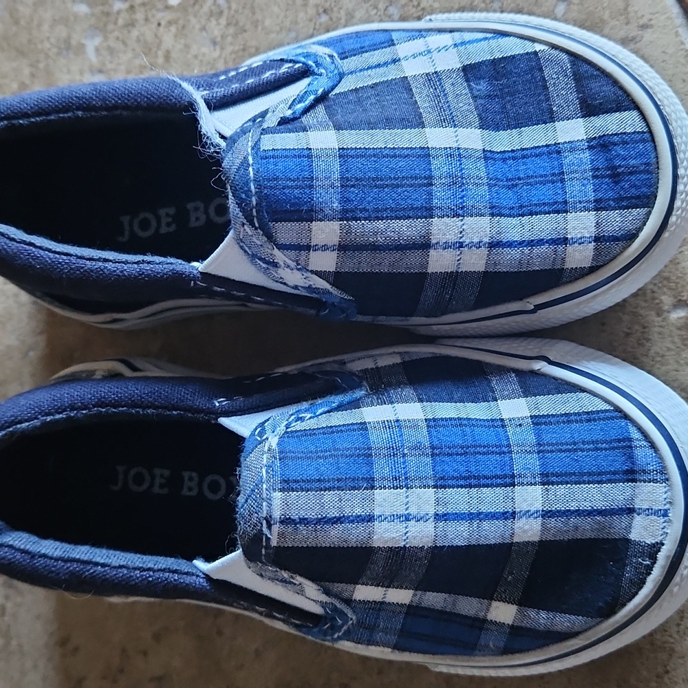 Joe Boxer child slip on blue tennis shoe size 6